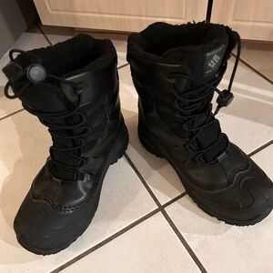 EUC Size 5 Columbia Kids Black Snow Boots